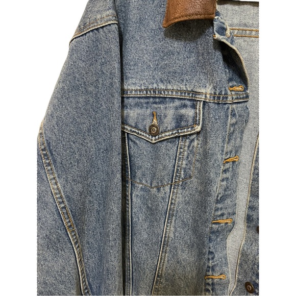 β‘οΈ SOLD Men's Express Denim Jacket Faux Leather Collar, Size Large - Picture 5 of 11